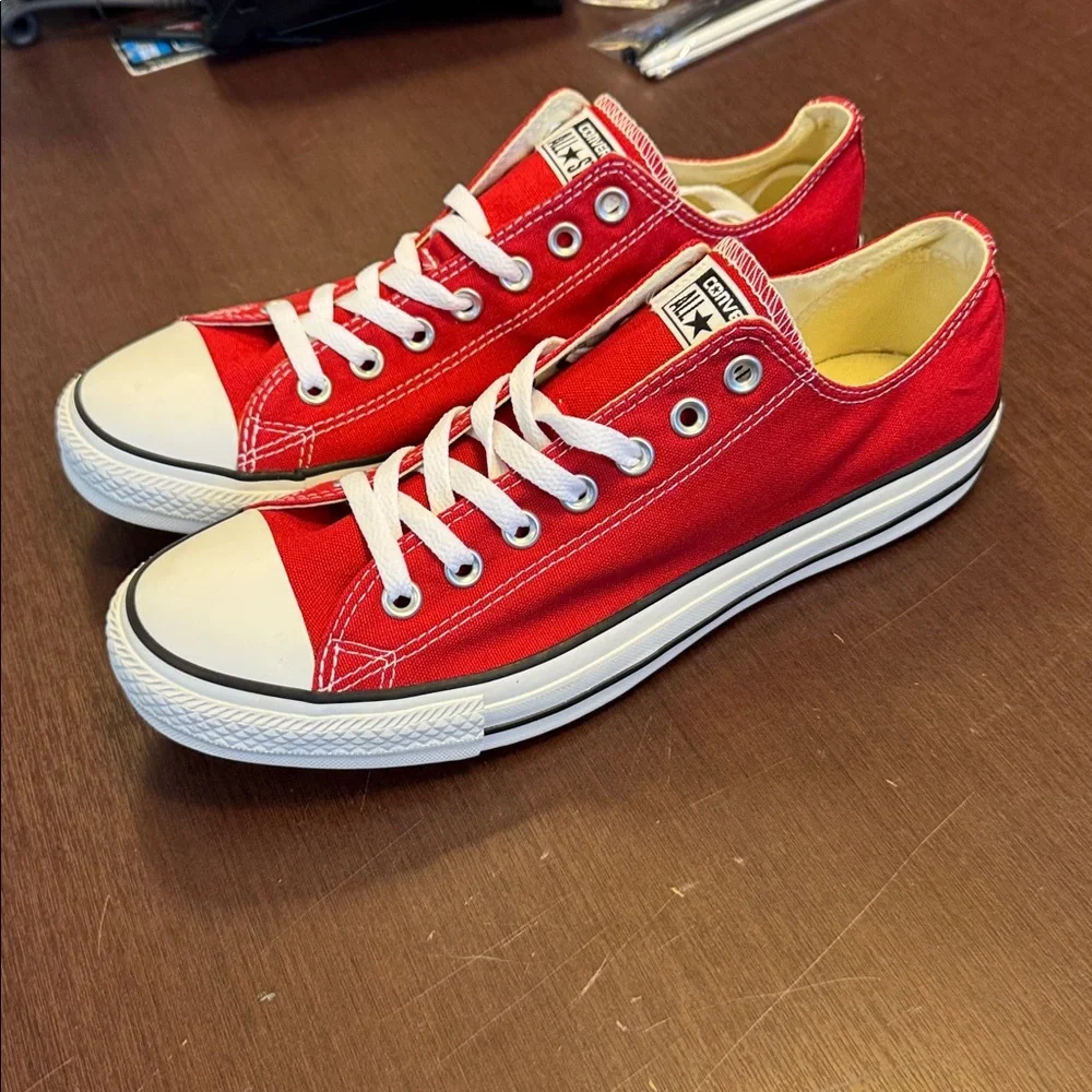 Converse All Star Low Top Sneakers in Red and White - Picture 4 of 9